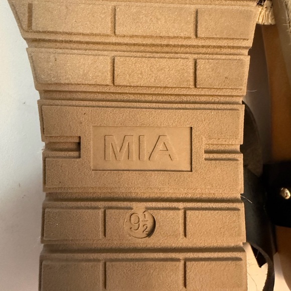 MIA Black and Cream Platform Sandals - Picture 7 of 7